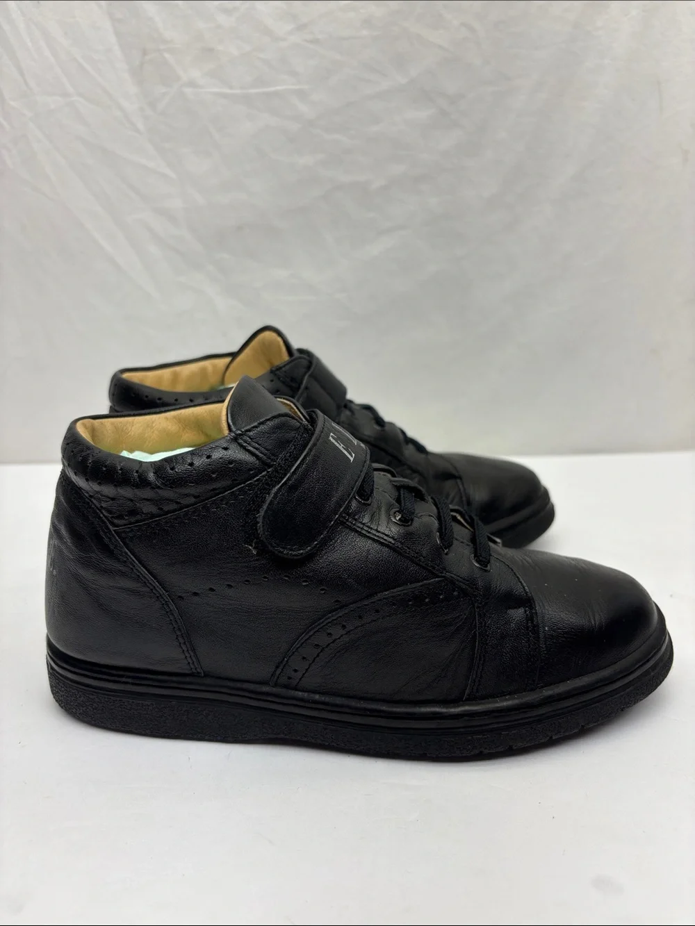 ELLE Paris Kid’s Black Leather Lace-Up Sneakers, SZ 3 little boy, box 74